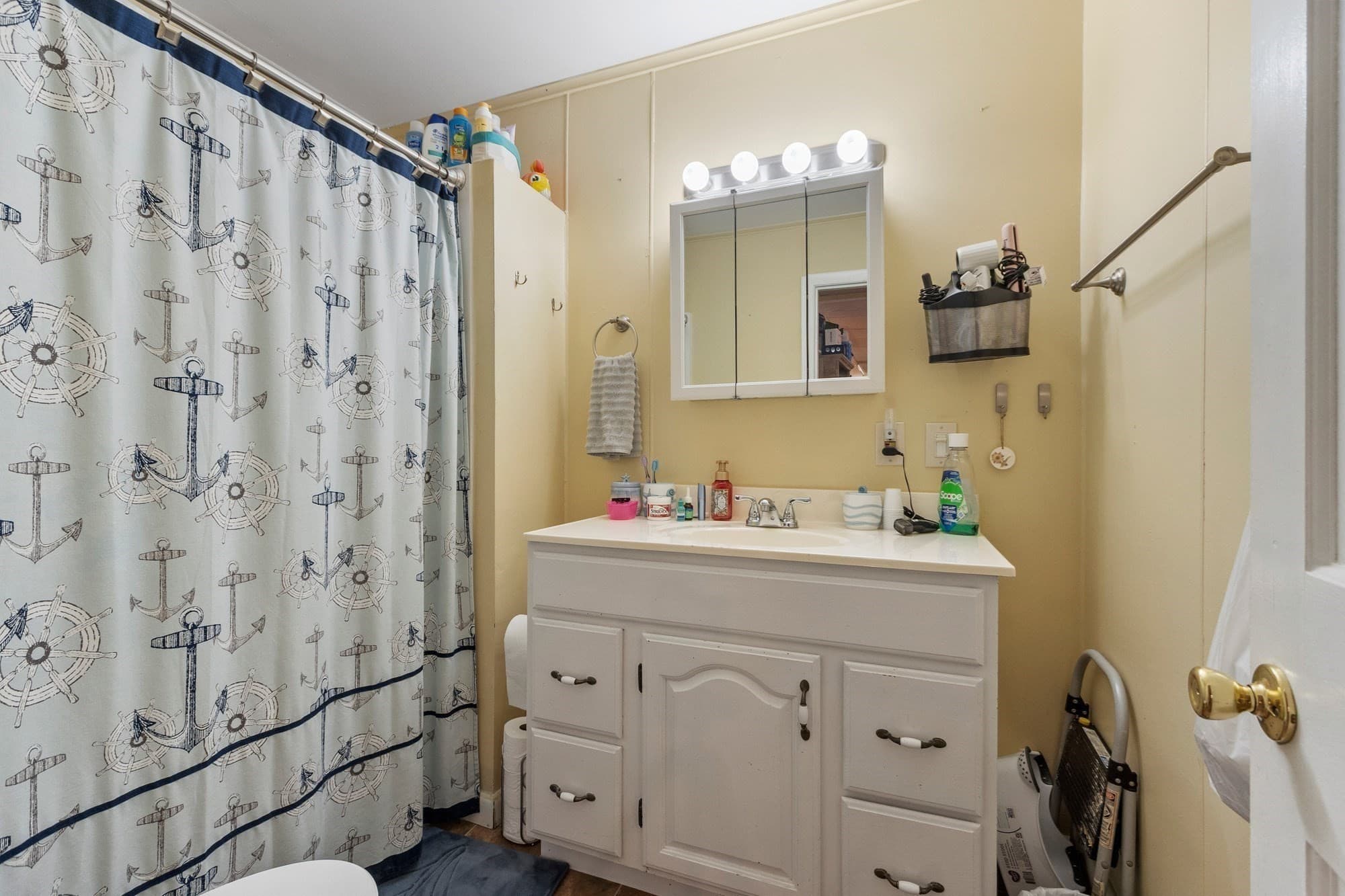 5-9 Family at 206-210 Central St, Winchendon MA 01475, Winchendon, photo 18 of 42