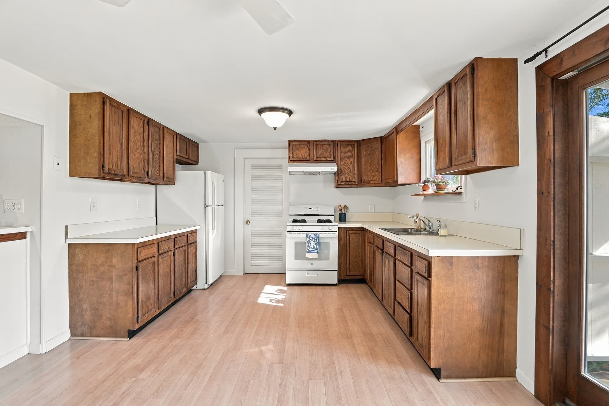 Single Family Residence at 18 Susan Drive, Billerica MA 01821, Billerica, photo 12 of 42