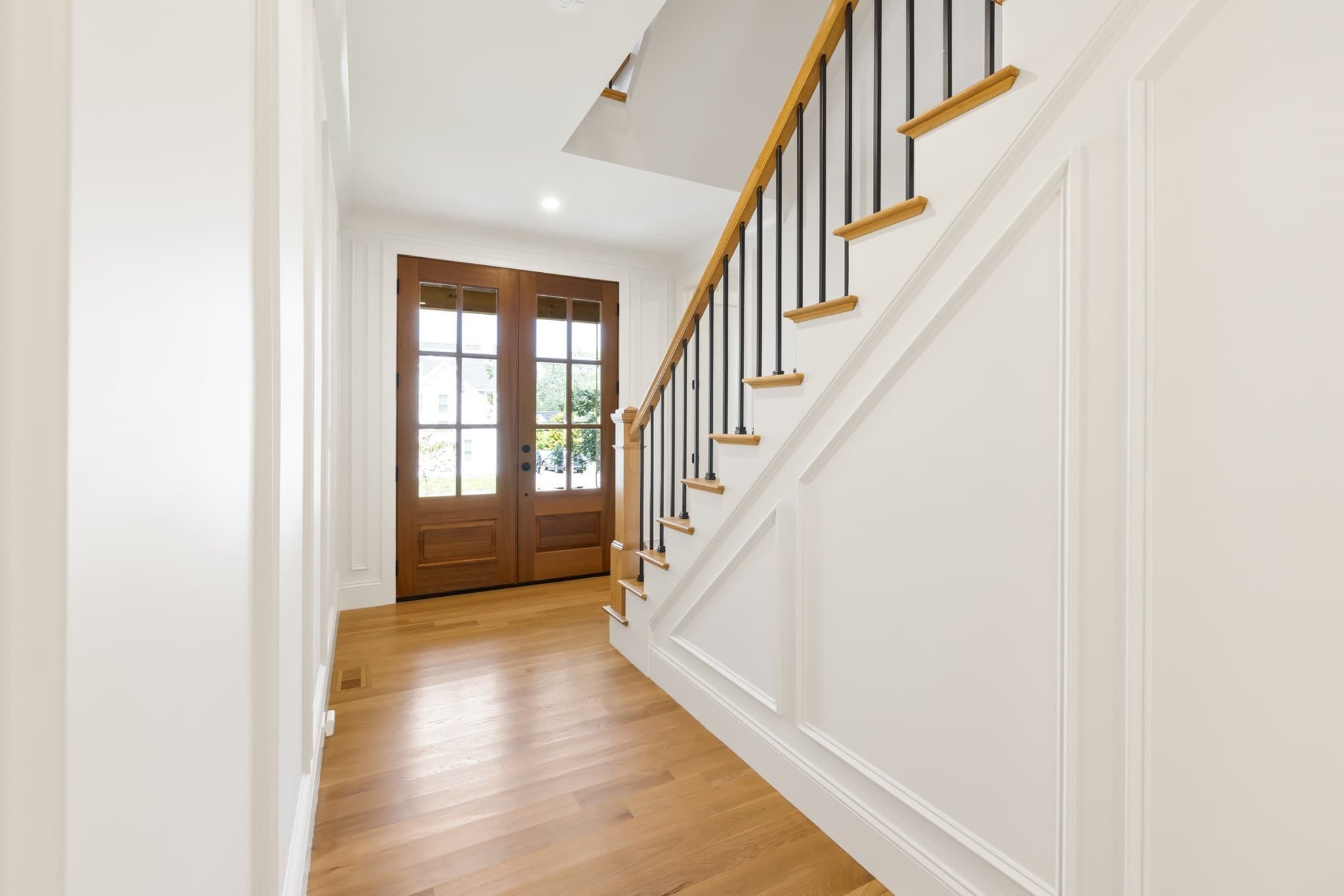 Single Family Residence at 3 Bradford Road, Natick MA 01760, Natick, photo 3 of 30