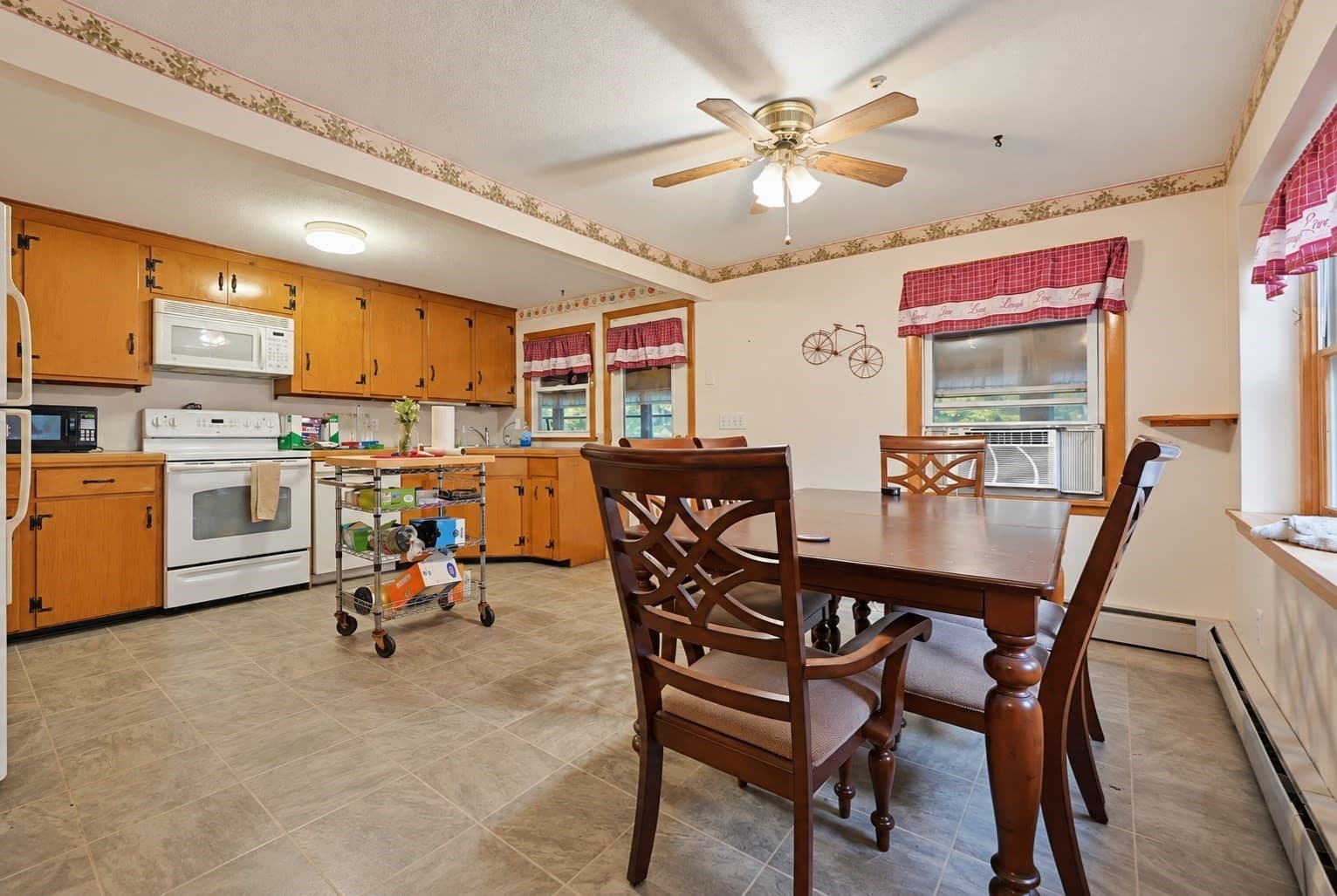 Single Family Residence at 73 Justice Hill Rd, Sterling MA 01564, photo 6 of 33