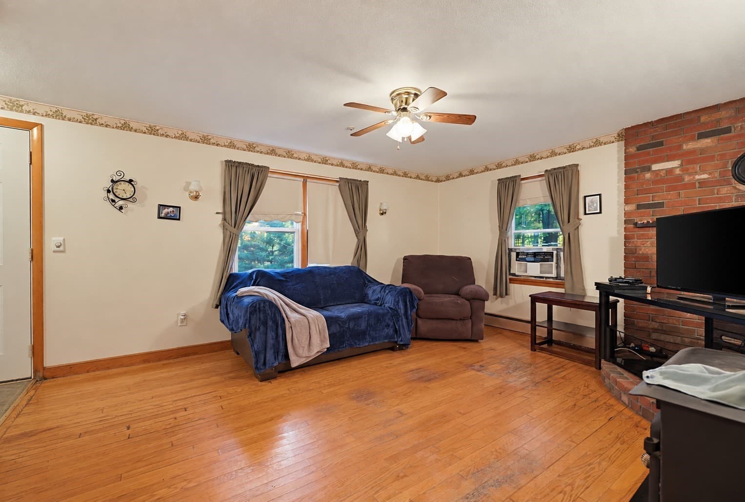 Single Family Residence at 73 Justice Hill Rd, Sterling MA 01564, photo 4 of 33