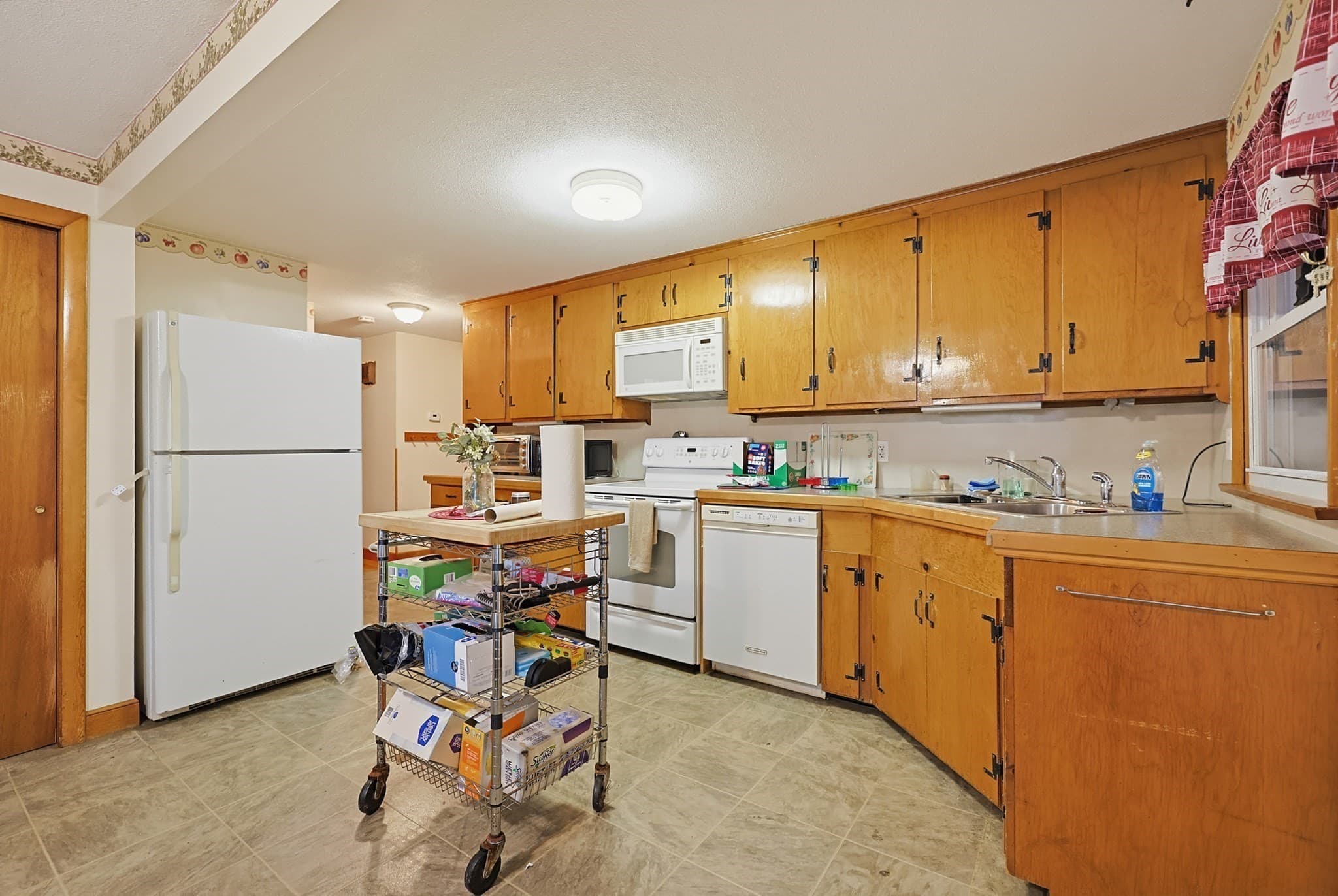 Single Family Residence at 73 Justice Hill Rd, Sterling MA 01564, photo 8 of 33