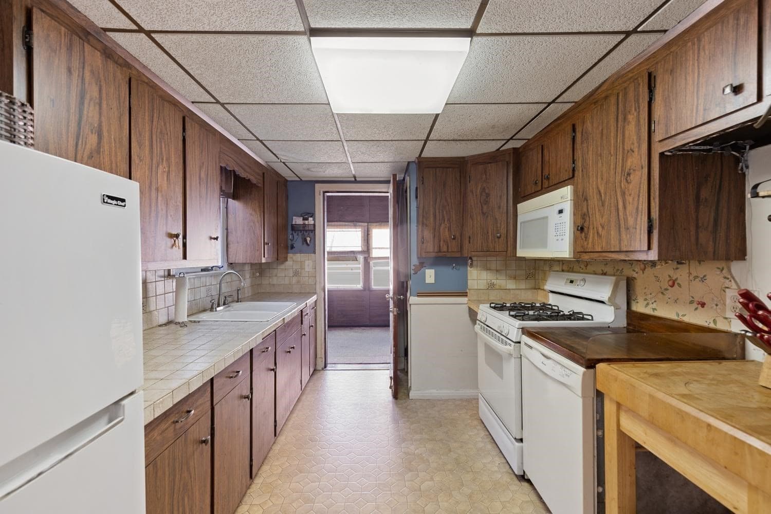 Single Family Residence at 25 Stanwood Road, Lynn MA 01904, Lynn, photo 4 of 26