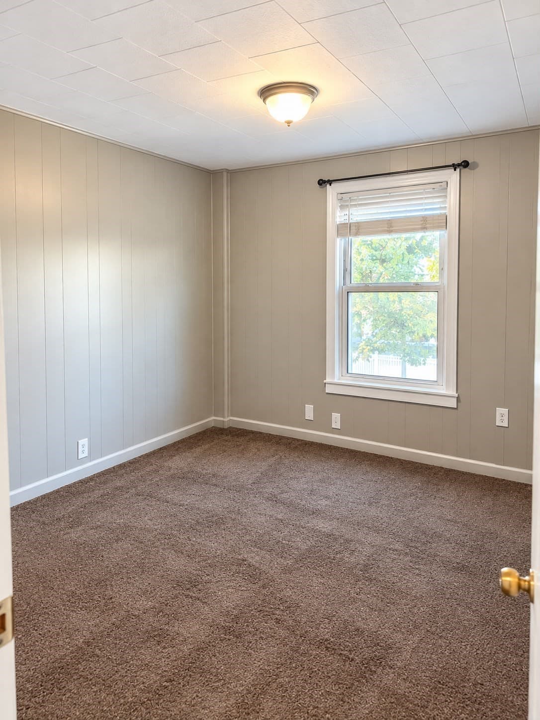 3 Family at 321-323 Lawrence St, Lowell MA 01850, Lowell, photo 14 of 30