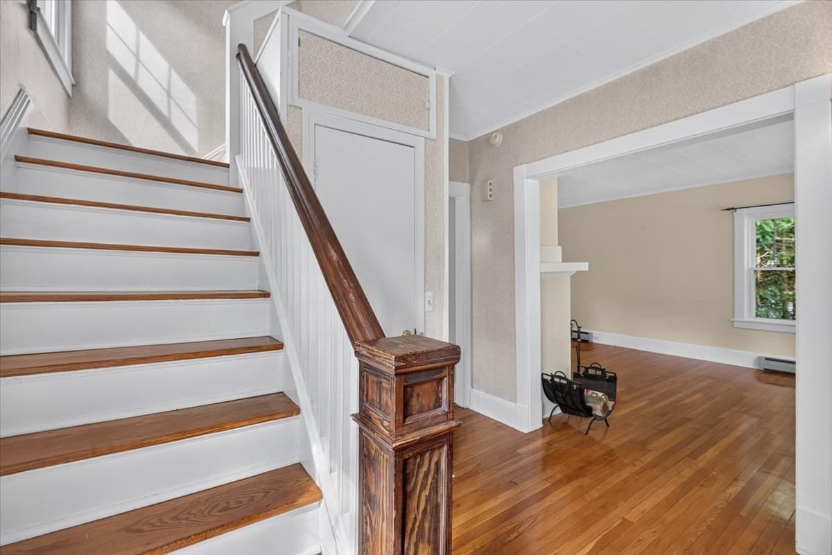 Single Family Residence at 26 Homecrest St, Longmeadow MA 01106, photo 2 of 38