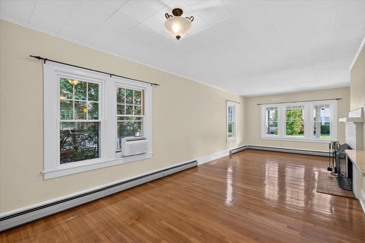 Single Family Residence at 26 Homecrest St, Longmeadow MA 01106, photo 6 of 38