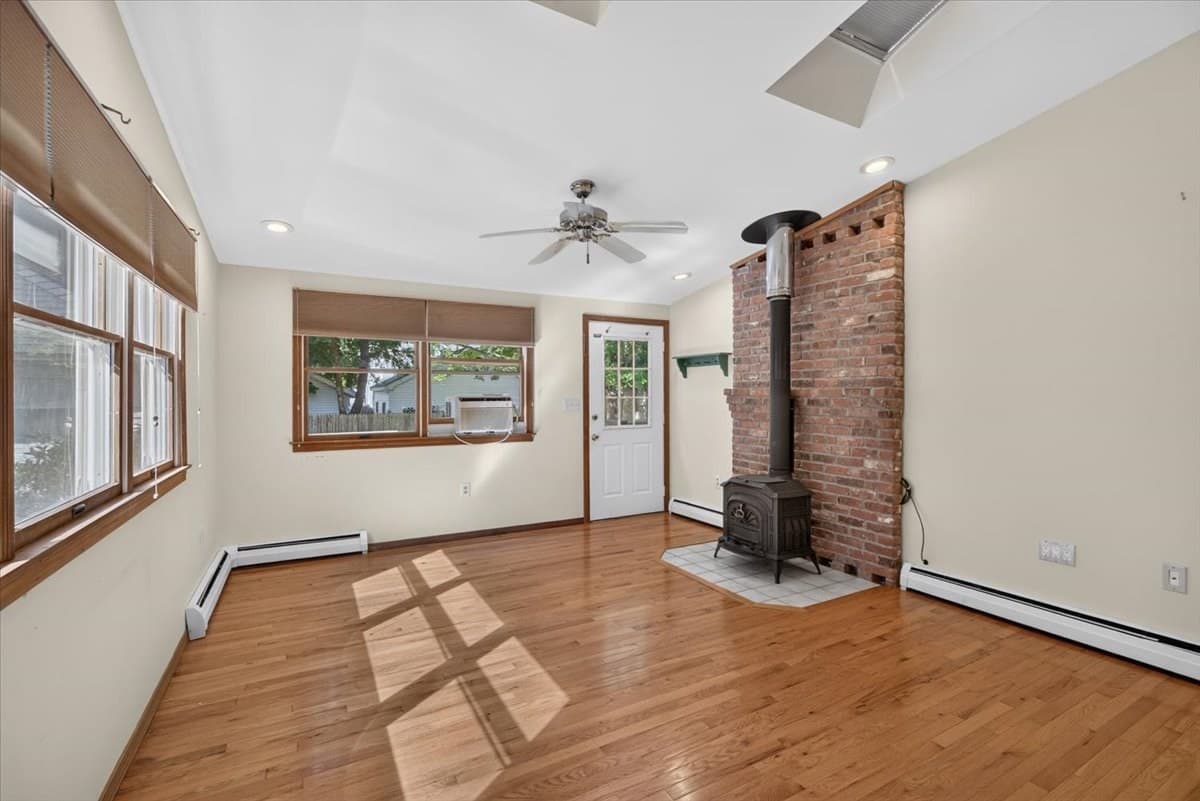 Single Family Residence at 26 Homecrest St, Longmeadow MA 01106, photo 13 of 38