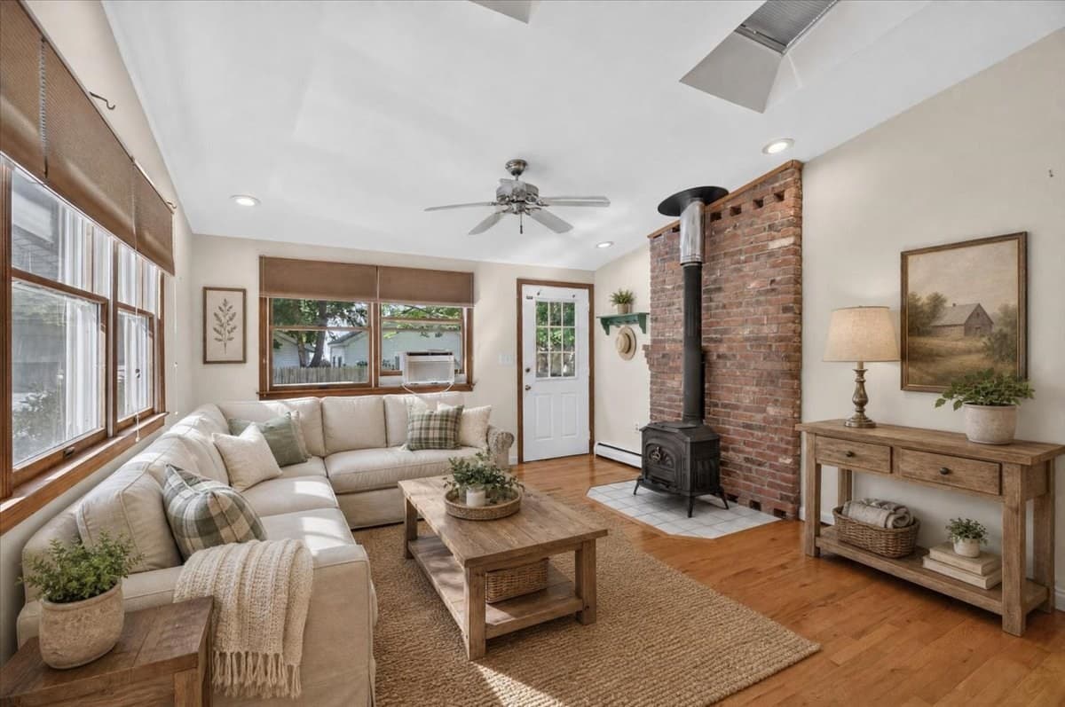 Single Family Residence at 26 Homecrest St, Longmeadow MA 01106, photo 15 of 38