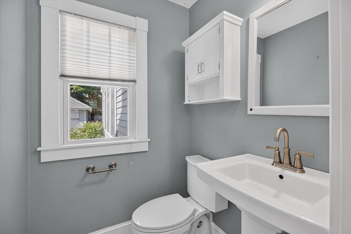 Single Family Residence at 26 Homecrest St, Longmeadow MA 01106, photo 11 of 38