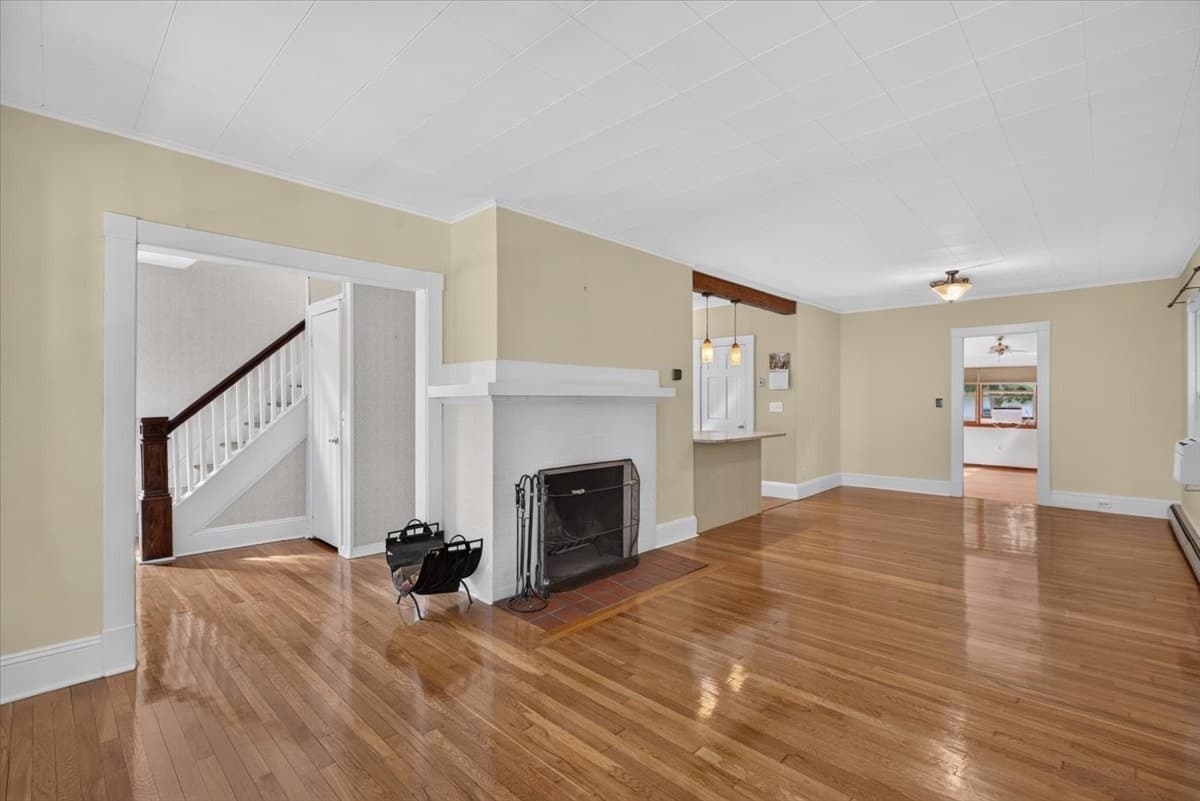 Single Family Residence at 26 Homecrest St, Longmeadow MA 01106, photo 4 of 38