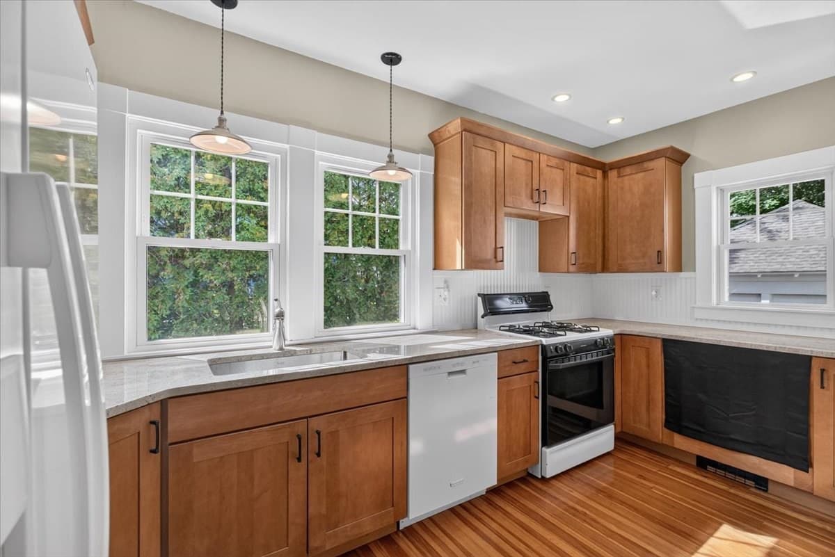 Single Family Residence at 26 Homecrest St, Longmeadow MA 01106, photo 8 of 38