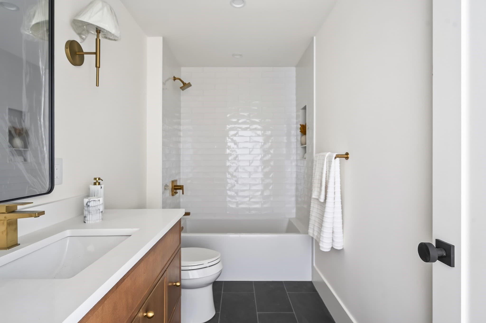Condominium at 4471 Washington # 101, Boston MA 02131, Boston, photo 7 of 8
