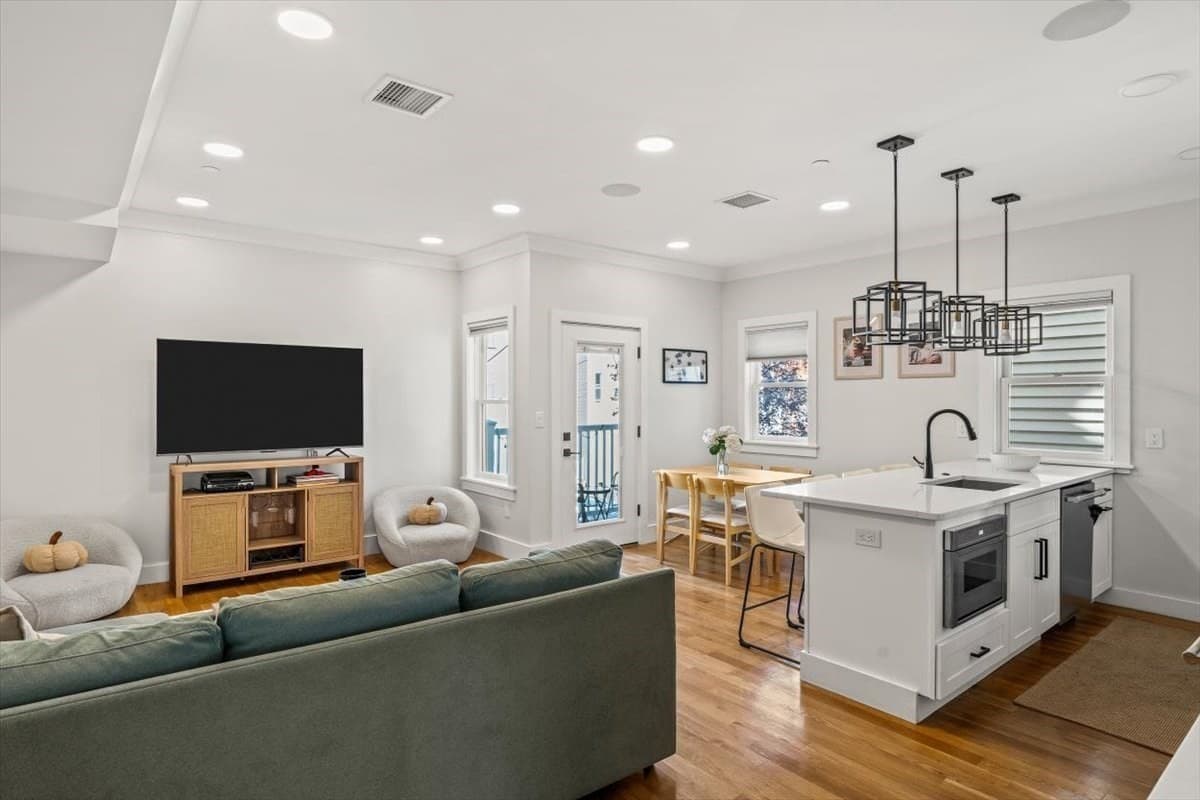 Condominium at 246 Athens Street # 1, Boston MA 02127, Boston, photo 3 of 25