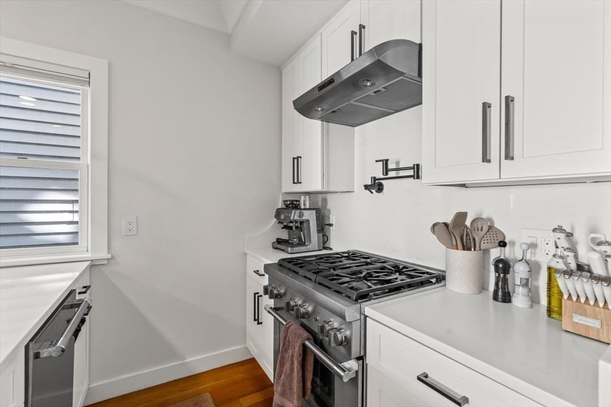 Condominium at 246 Athens Street # 1, Boston MA 02127, Boston, photo 11 of 25