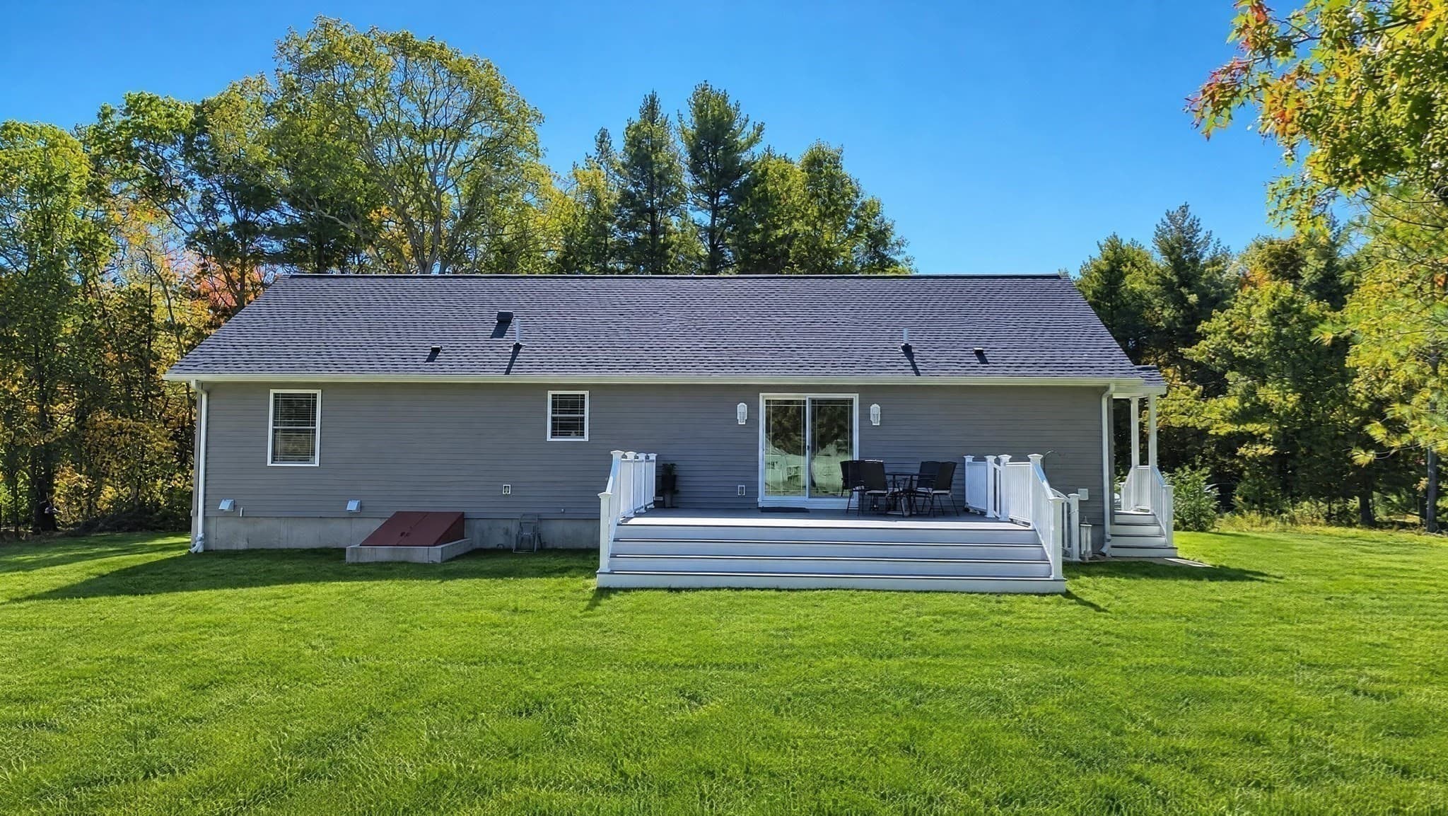 Single Family Residence at 337 Lucy Little Rd, Dartmouth MA 02747, Dartmouth, photo 7 of 29