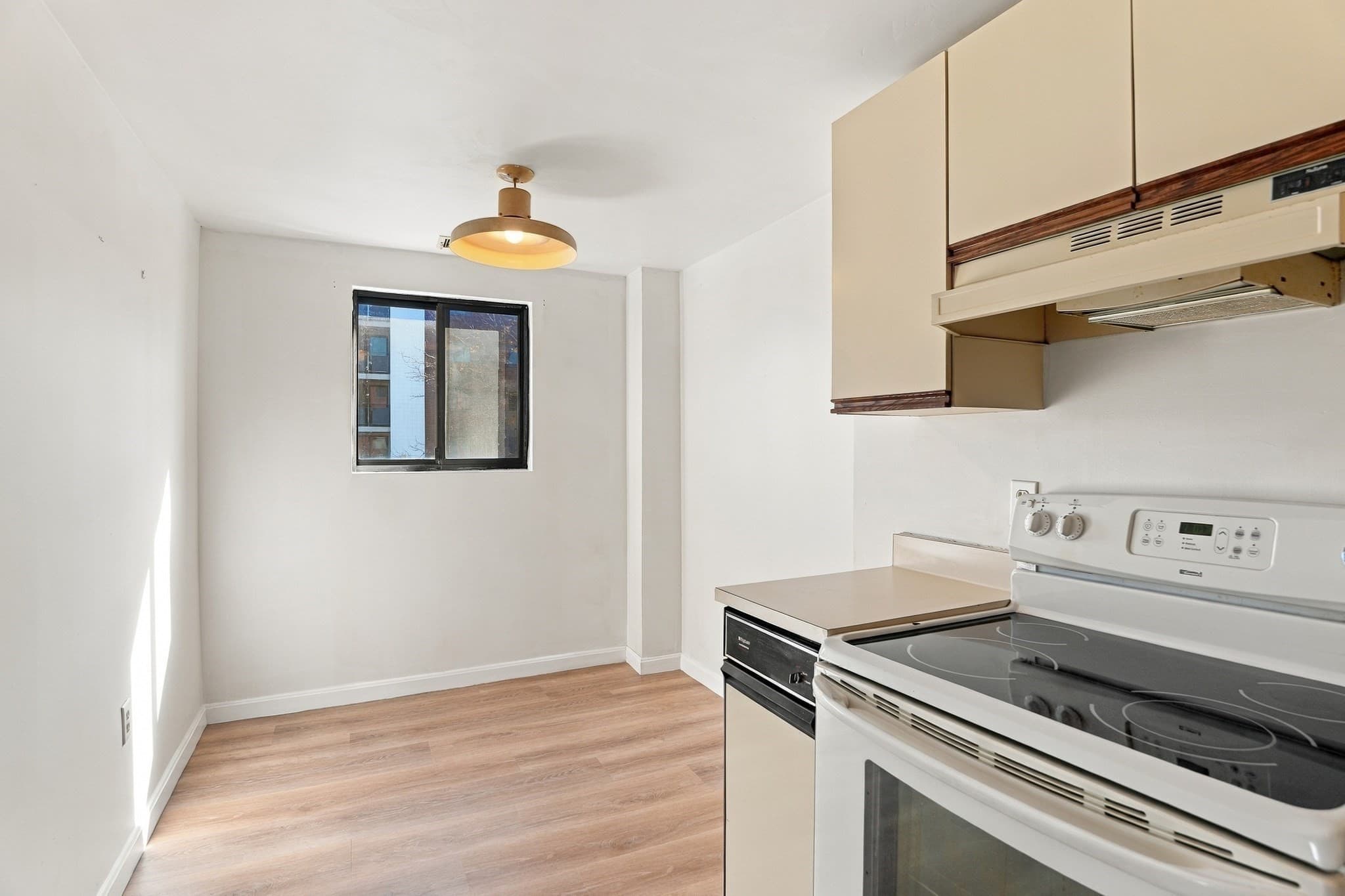 Condominium at 8 Ninth Street # 516, Medford MA 02155, photo 12 of 36