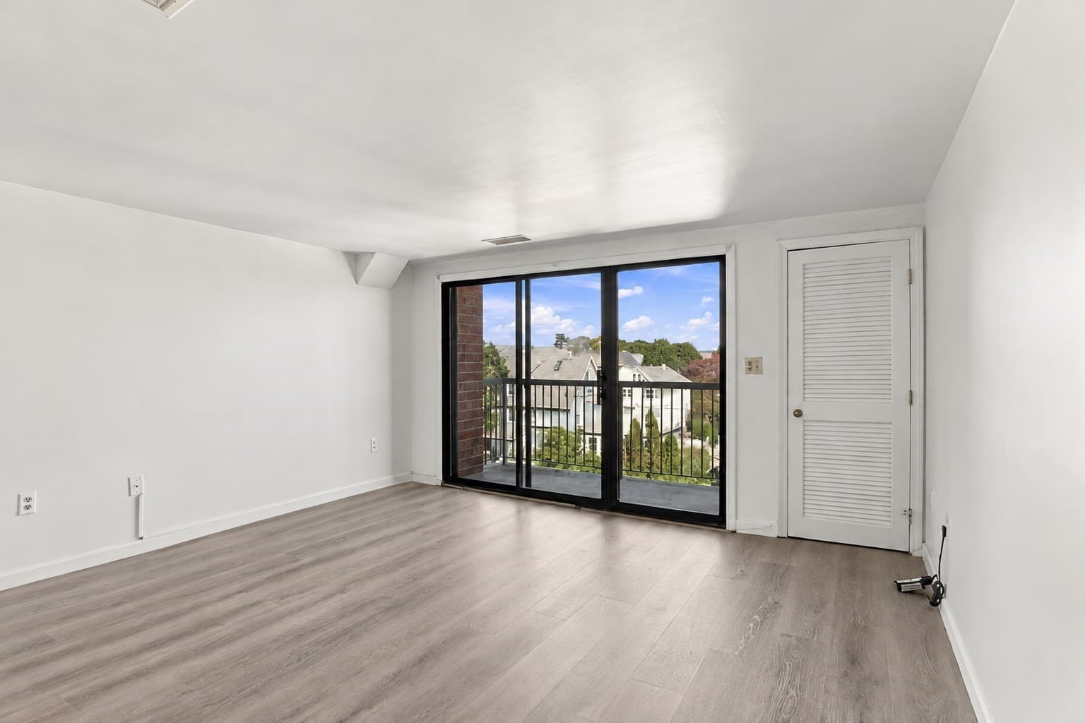 Condominium at 8 Ninth Street # 516, Medford MA 02155, photo 7 of 36