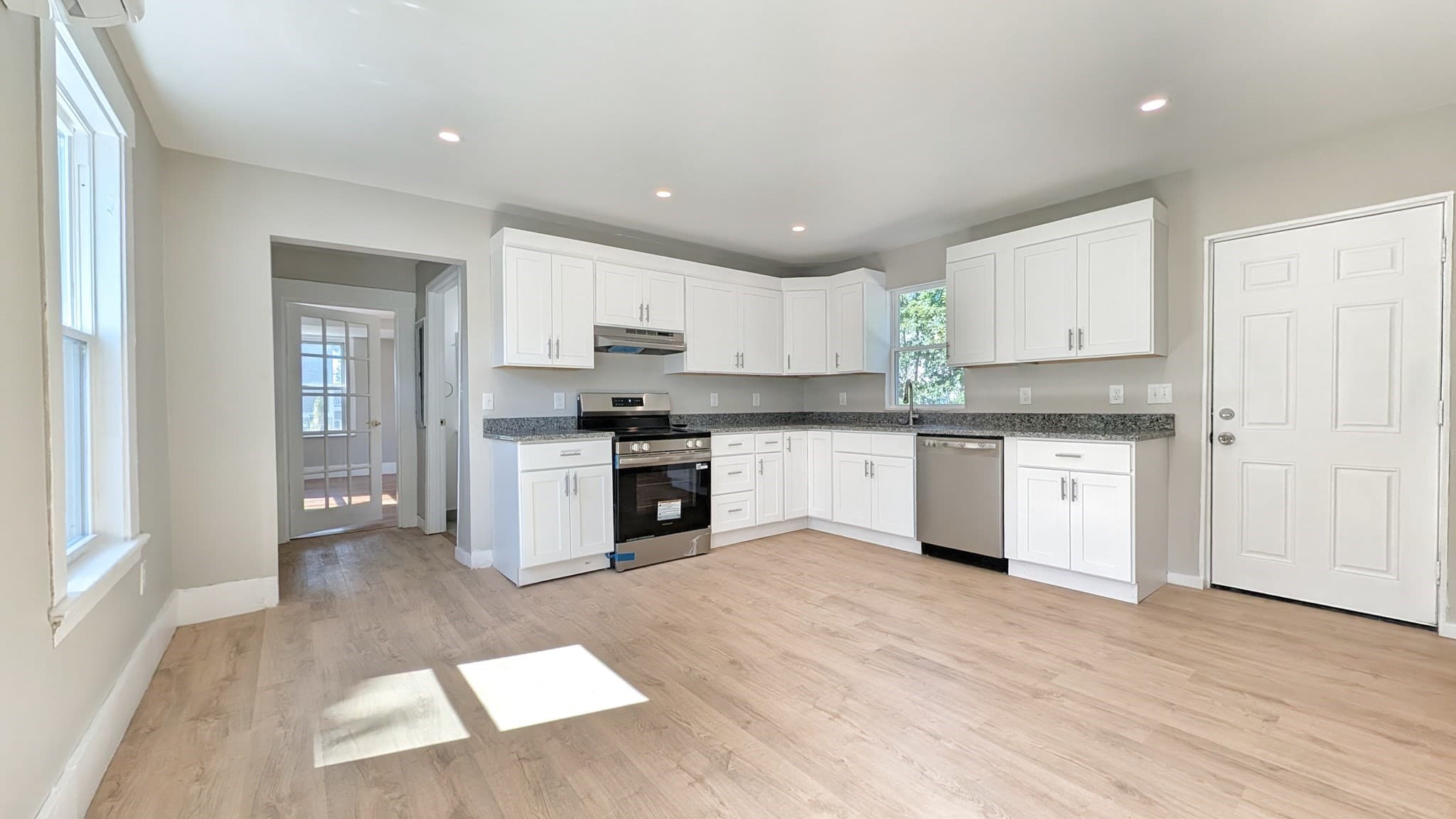 Condominium at 603 Woburn St # 2, Wilmington MA 01887, Wilmington, photo 3 of 12