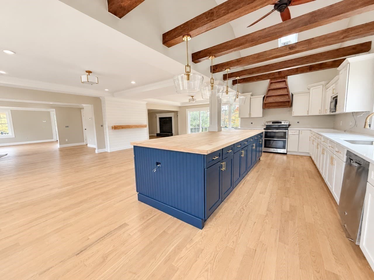 Single Family Residence at 40 Brooks Pond Rd, Spencer MA 01562, photo 9 of 40