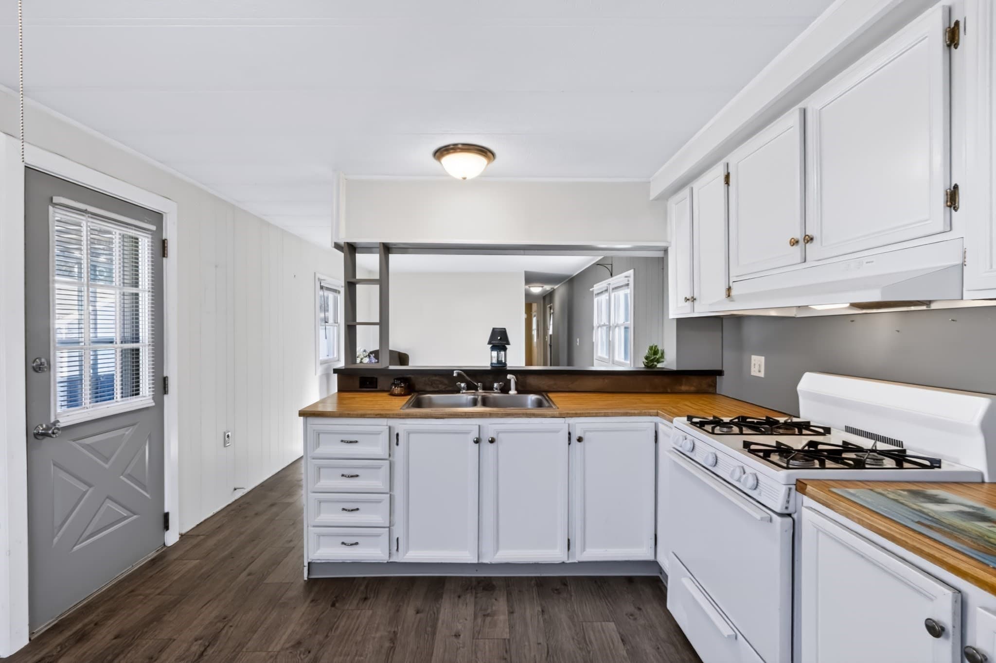 Mobile Home at 47 Clems Way, Acushnet MA 02743, photo 7 of 20