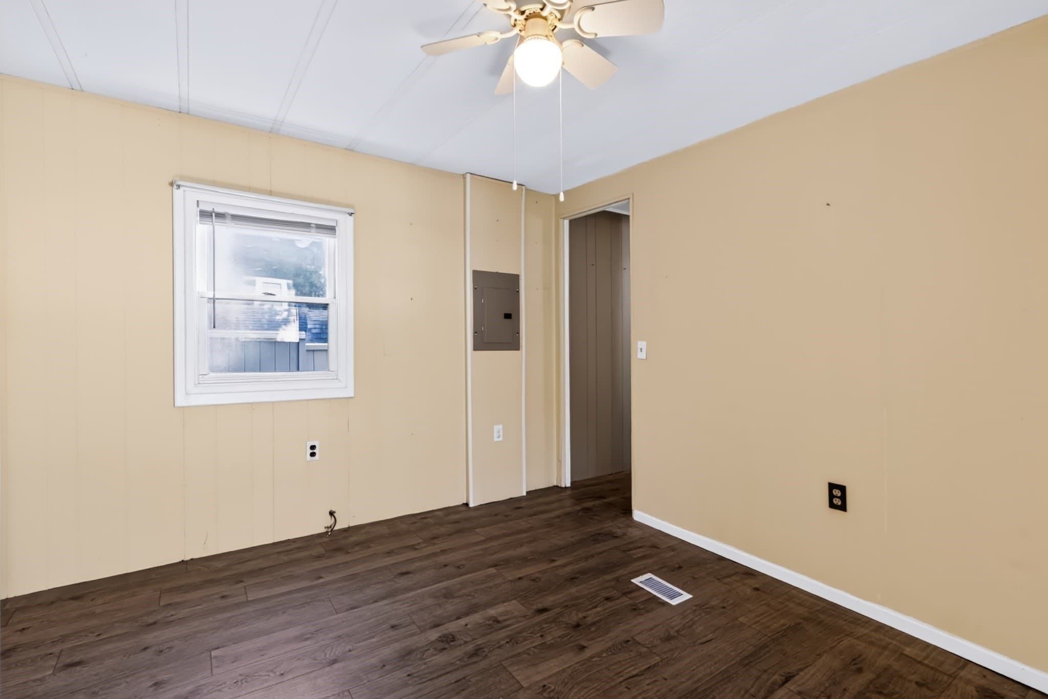 Mobile Home at 47 Clems Way, Acushnet MA 02743, photo 14 of 20