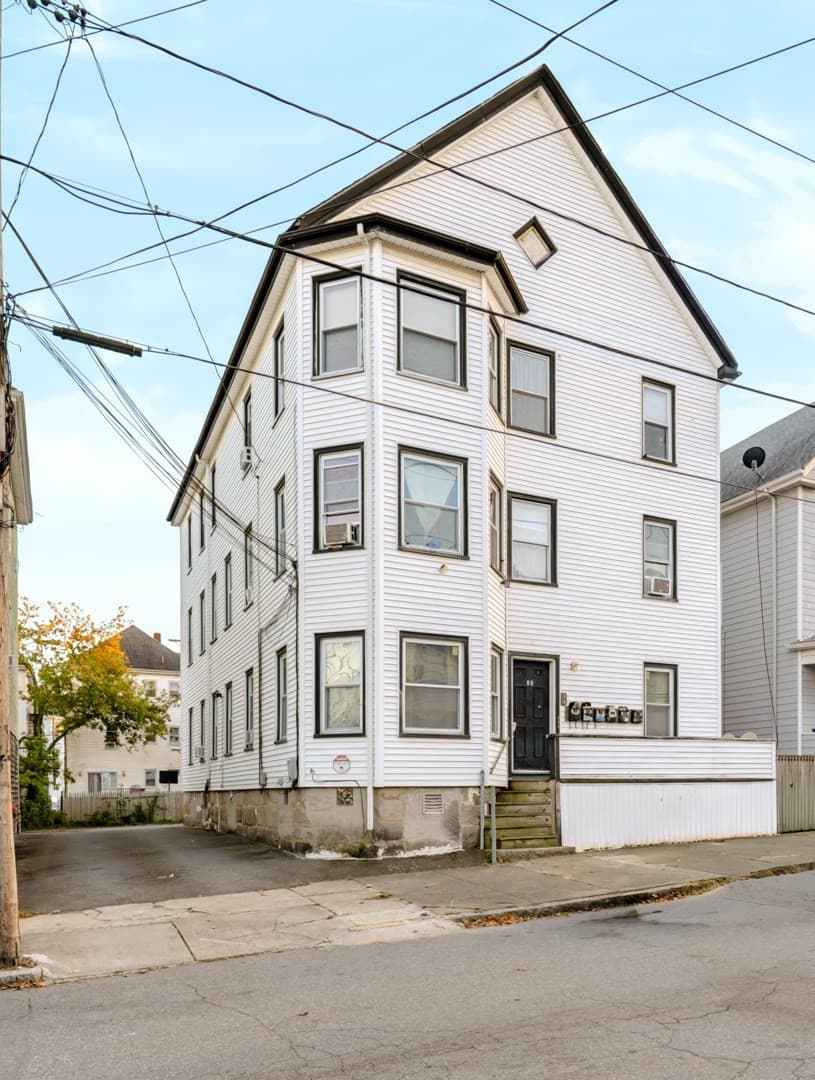 5-9 Family at 56 Nye St, New Bedford MA 02746, New Bedford, photo 2 of 15