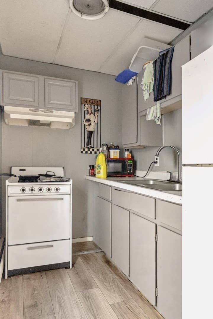 5-9 Family at 56 Nye St, New Bedford MA 02746, New Bedford, photo 4 of 15