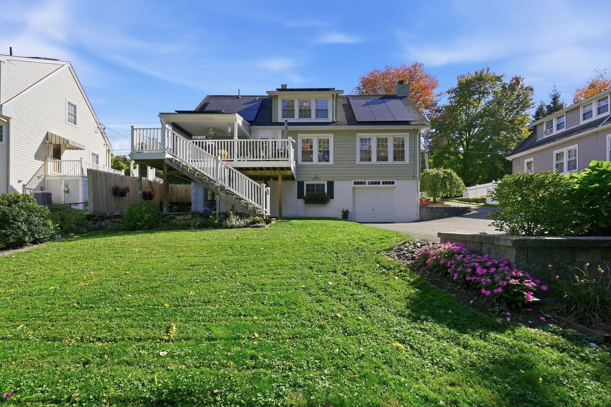 Single Family Residence at 41 Lower Beverly Hls, West Springfield MA 01089, photo 2 of 41