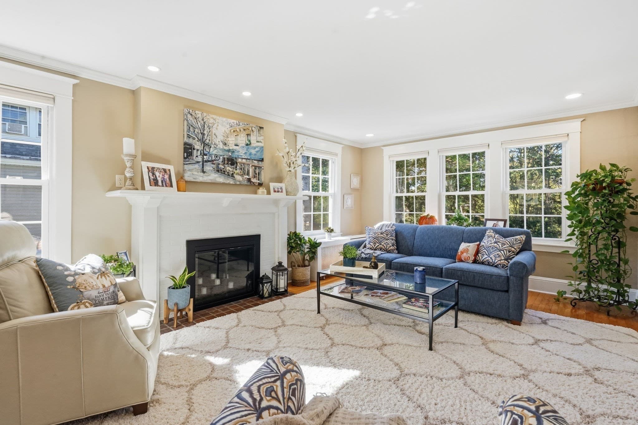 Single Family Residence at 41 Lower Beverly Hls, West Springfield MA 01089, photo 5 of 41