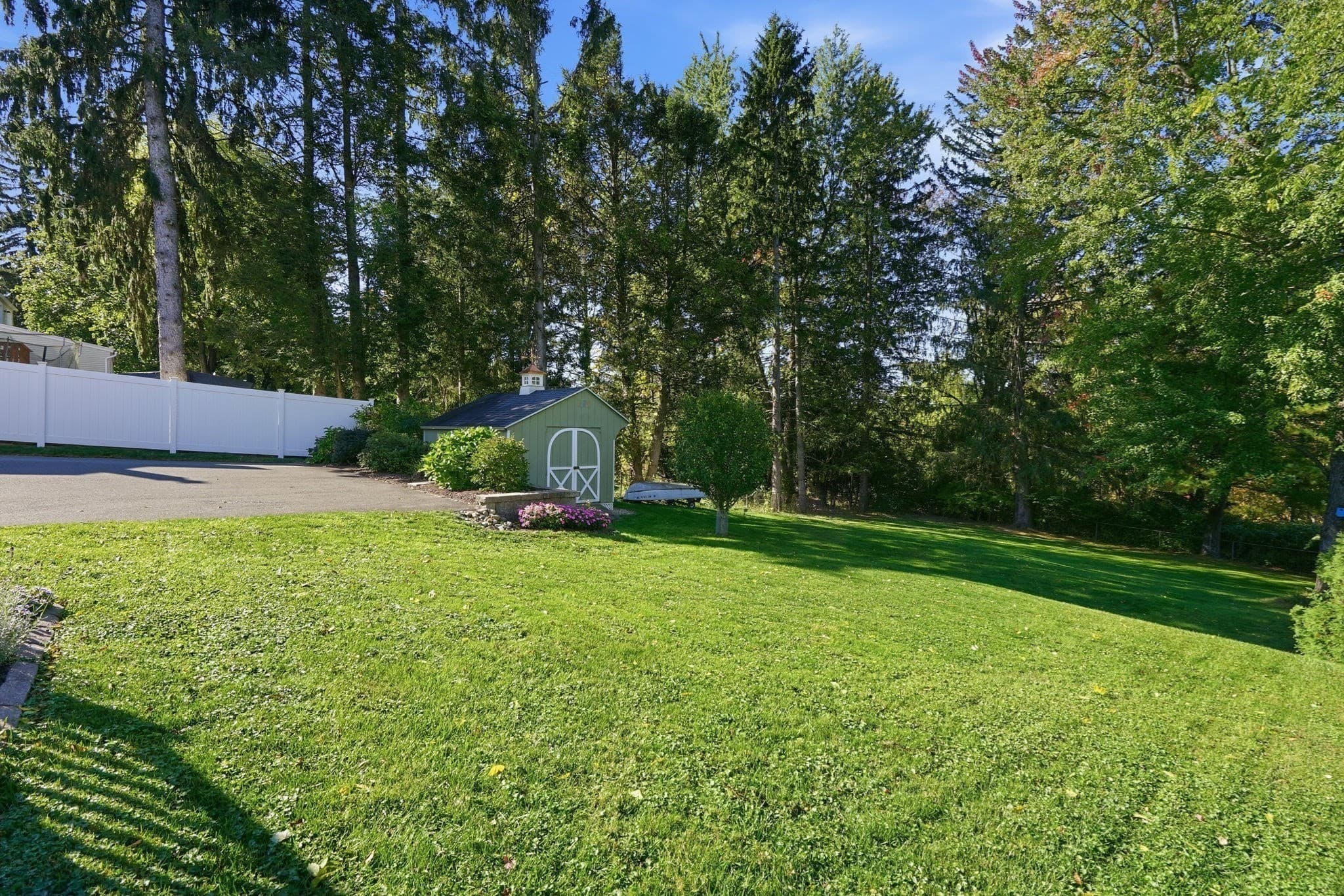 Single Family Residence at 41 Lower Beverly Hls, West Springfield MA 01089, photo 33 of 41