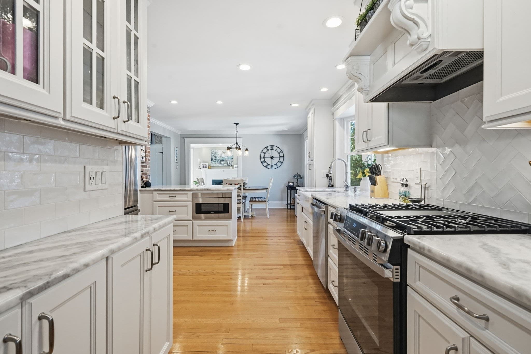 Single Family Residence at 41 Lower Beverly Hls, West Springfield MA 01089, photo 11 of 41