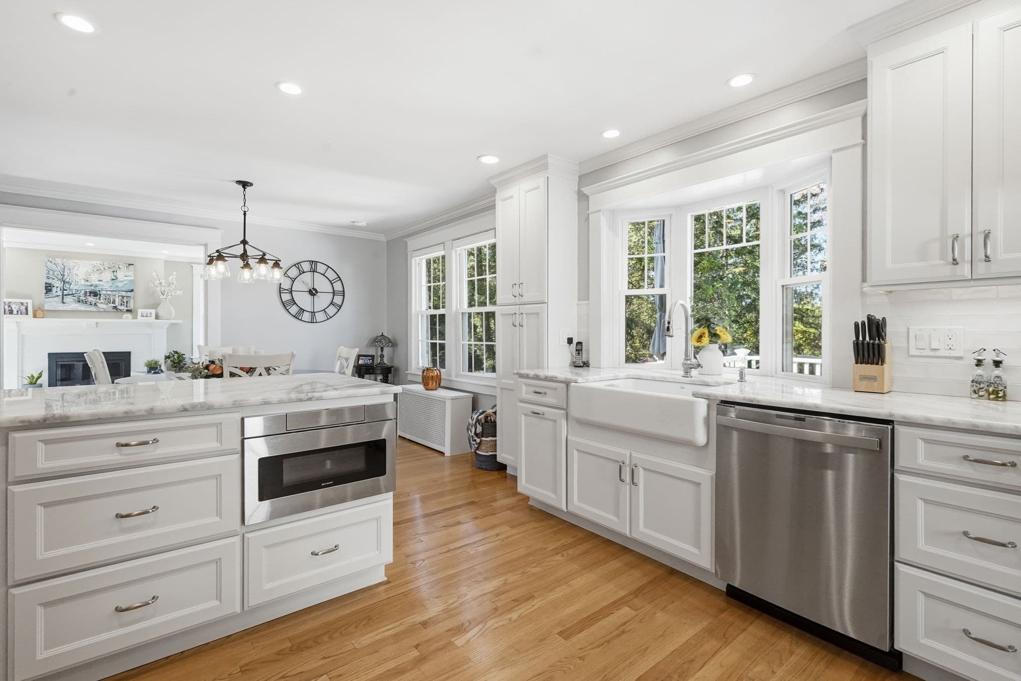Single Family Residence at 41 Lower Beverly Hls, West Springfield MA 01089, photo 8 of 41