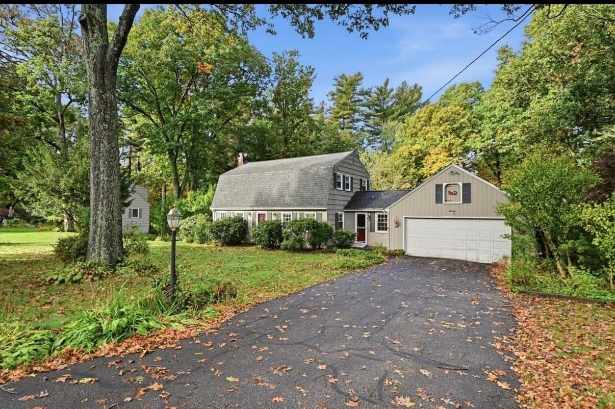 13 Addison Rd, Wilbraham MA 01095
