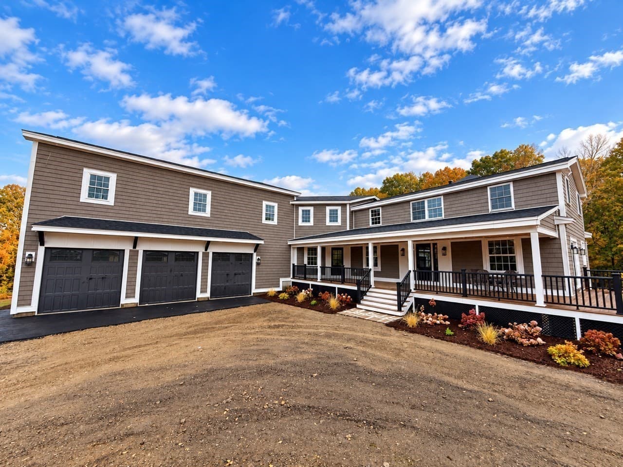 Single Family Residence at 40 Brooks Pond Rd, Spencer MA 01562, photo 2 of 40