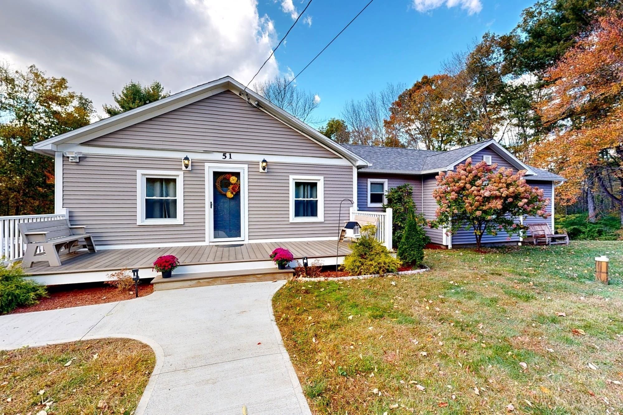 51 Warren Rd, Brimfield MA 01010