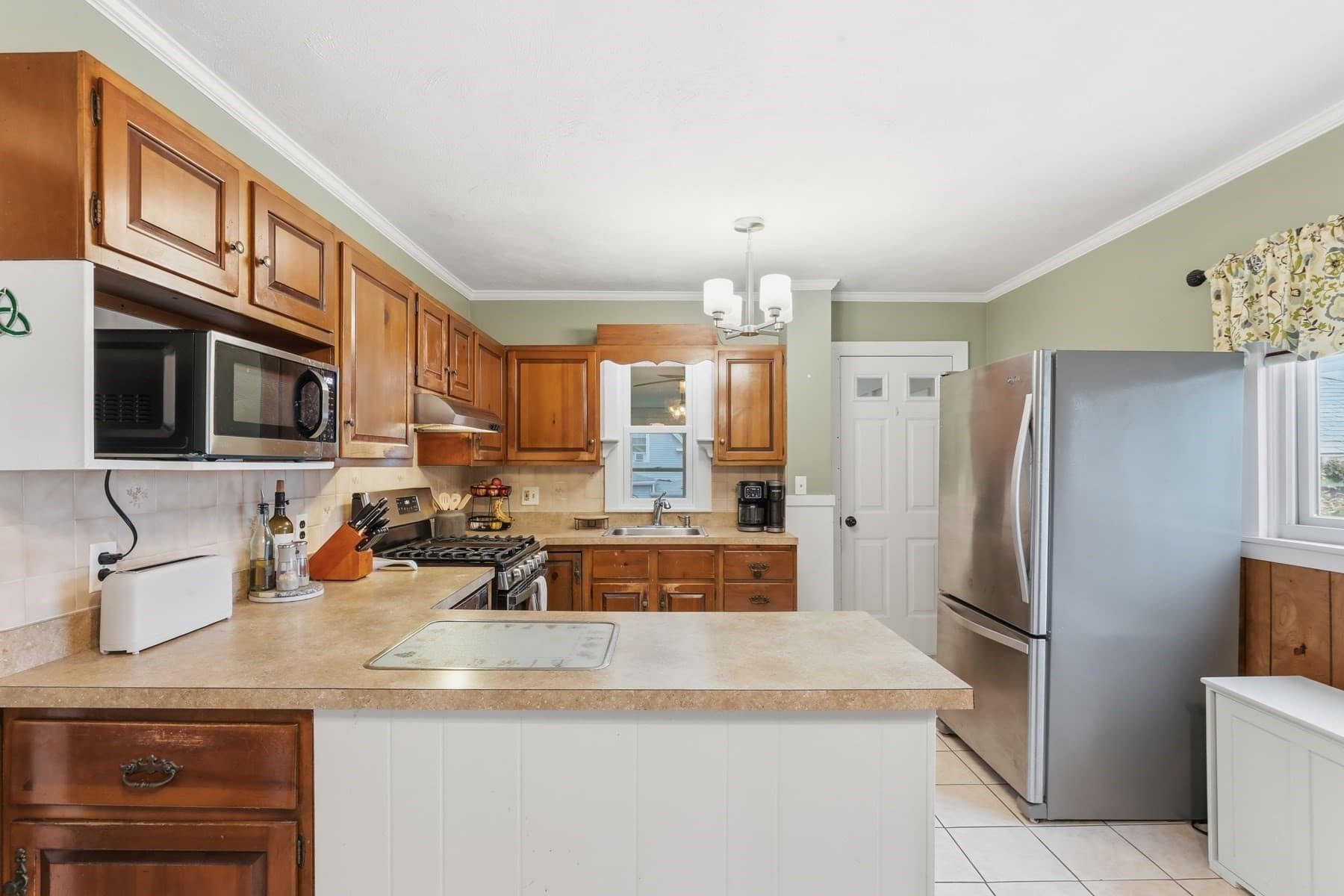 Single Family Residence at 9 Rust St, Lynn MA 01902, Lynn, photo 13 of 29