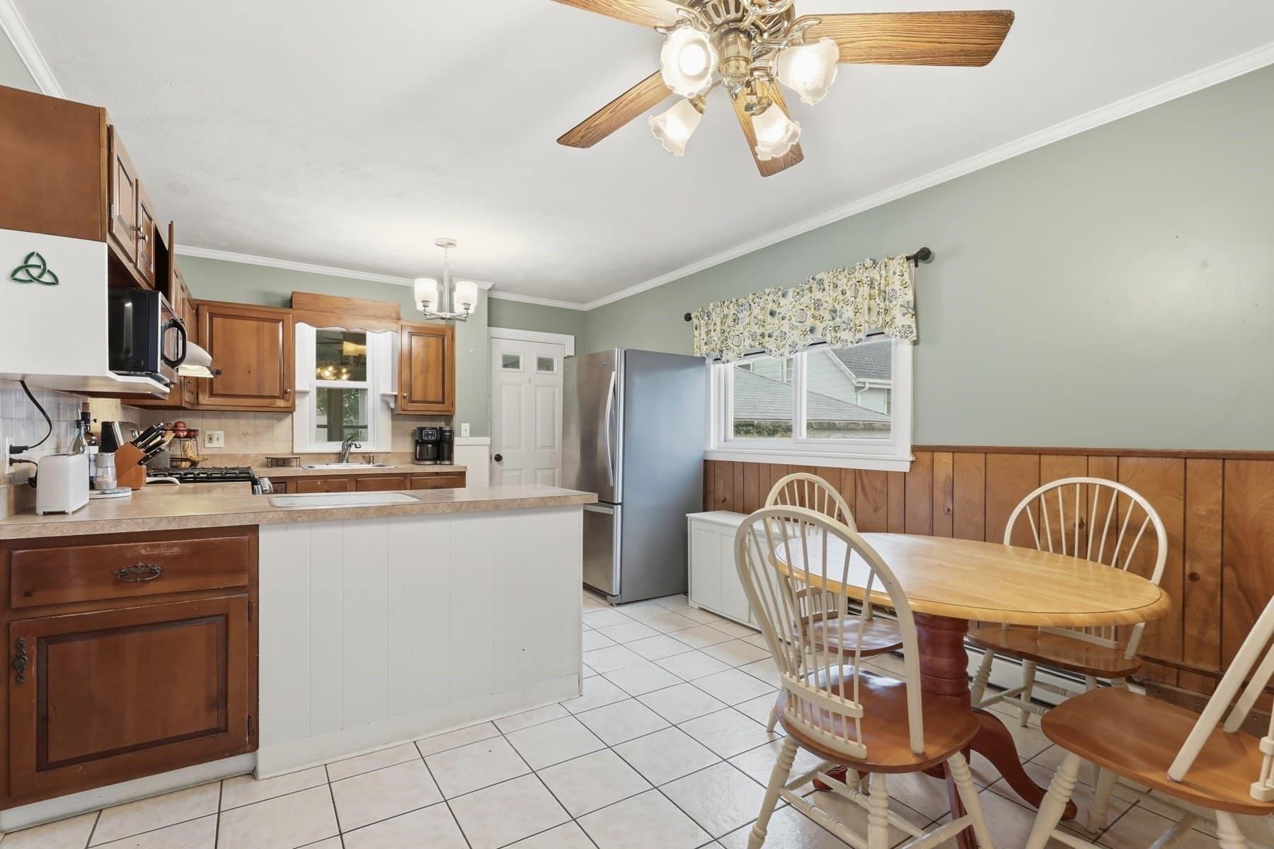 Single Family Residence at 9 Rust St, Lynn MA 01902, Lynn, photo 11 of 29