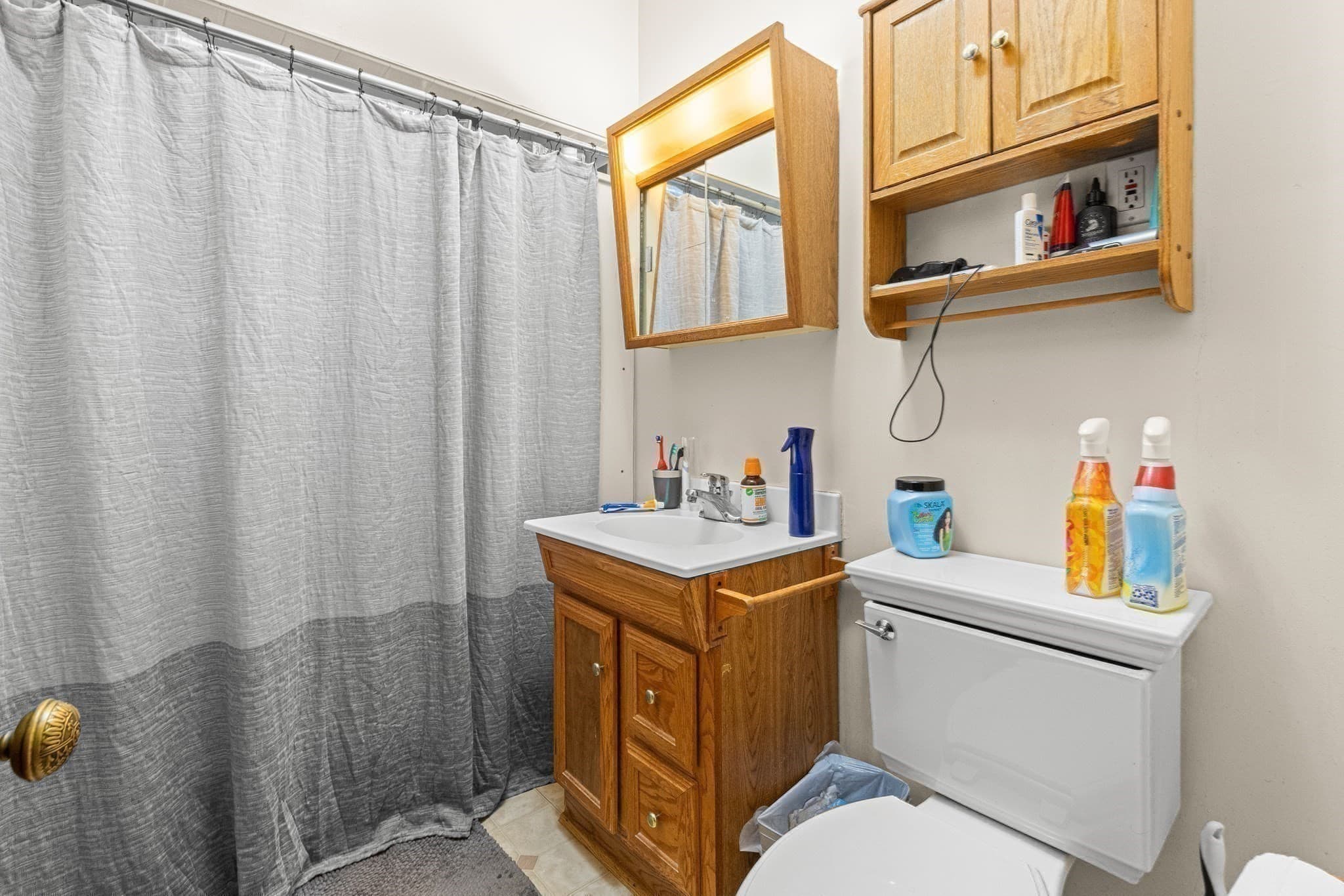 4 Family at 221-223 Pine St., Lowell MA 01851, Lowell, photo 27 of 38