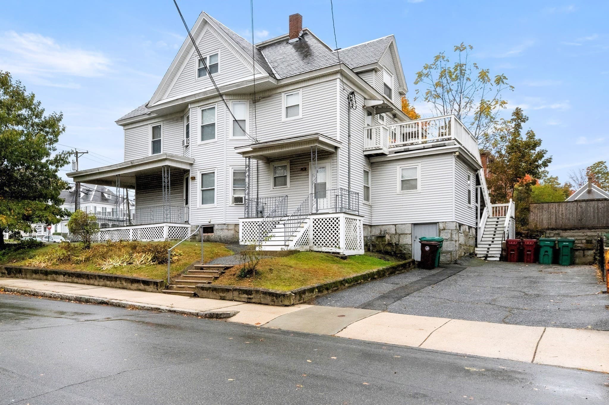 4 Family at 221-223 Pine St., Lowell MA 01851, Lowell, photo 3 of 38