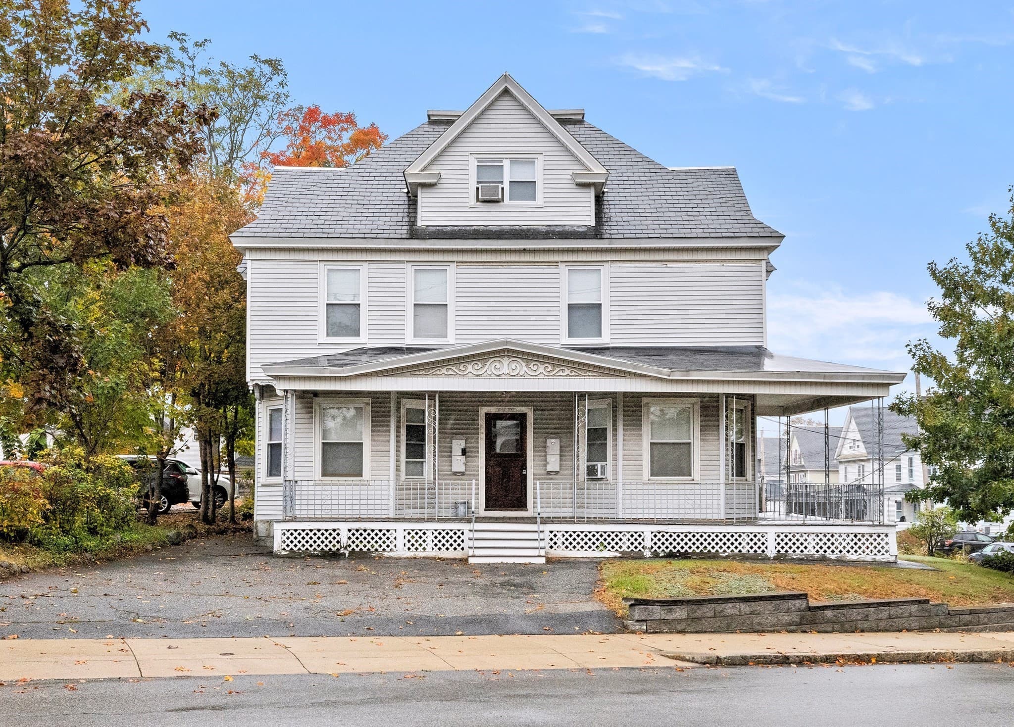 221-223 Pine St., Lowell MA 01851