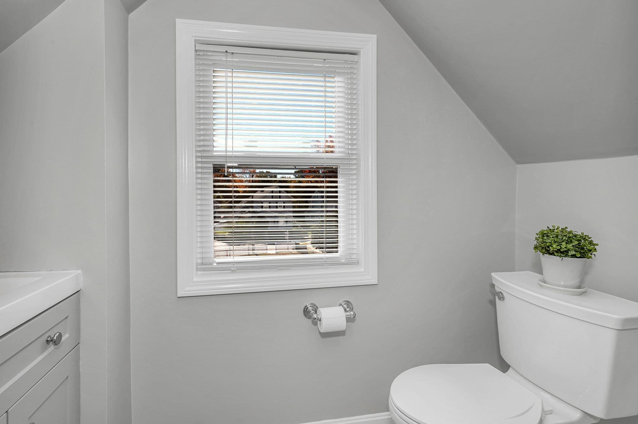 Single Family Residence at 2 Ingalls St, Woburn MA 01801, photo 17 of 30