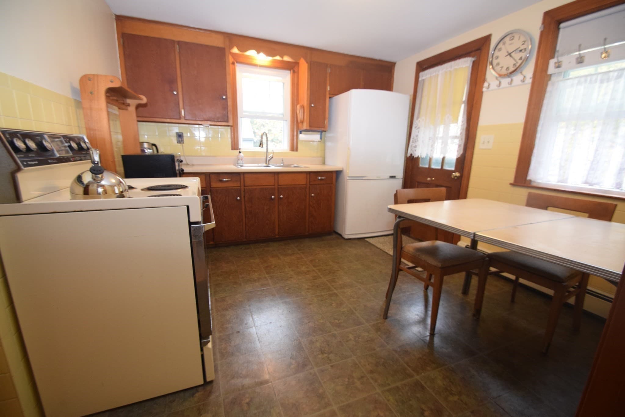 Single Family Residence at 73 Chestnut Circle, Randolph MA 02368, Randolph, photo 6 of 36