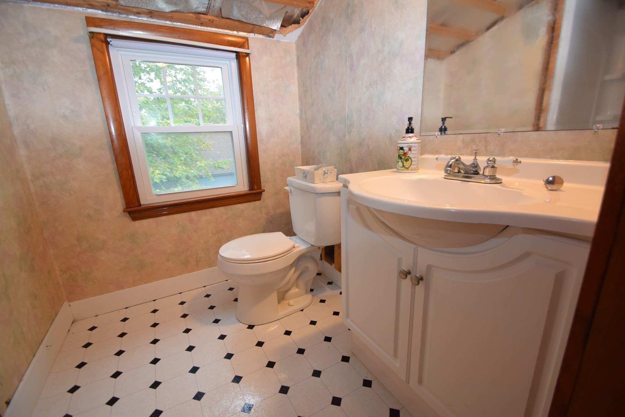 Single Family Residence at 73 Chestnut Circle, Randolph MA 02368, Randolph, photo 17 of 36