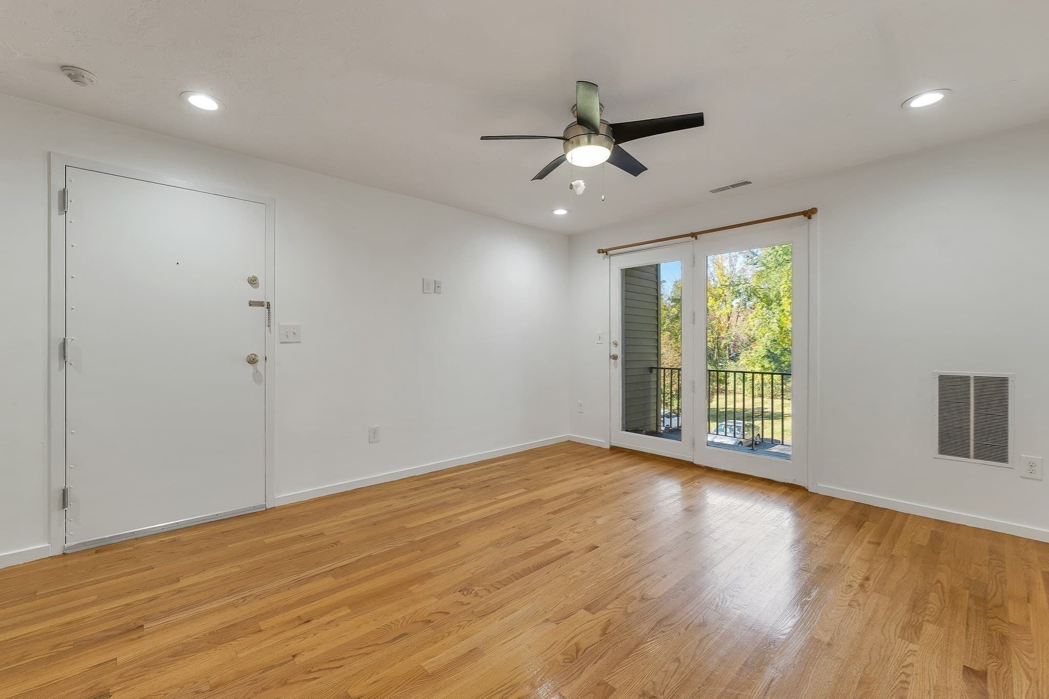 Condominium at 189 Littleton Rd # 44, Chelmsford MA 01824, Chelmsford, photo 6 of 26