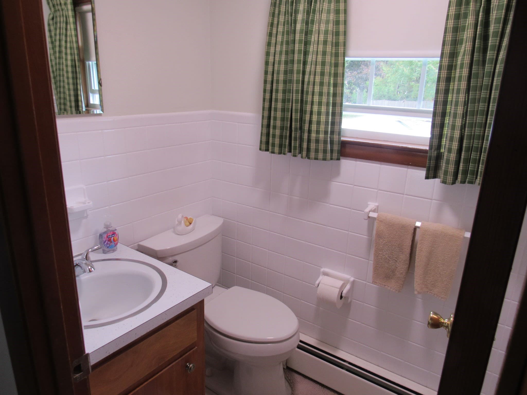 Single Family Residence at 14 Pinegrove Rd, Hingham MA 02043, photo 13 of 20
