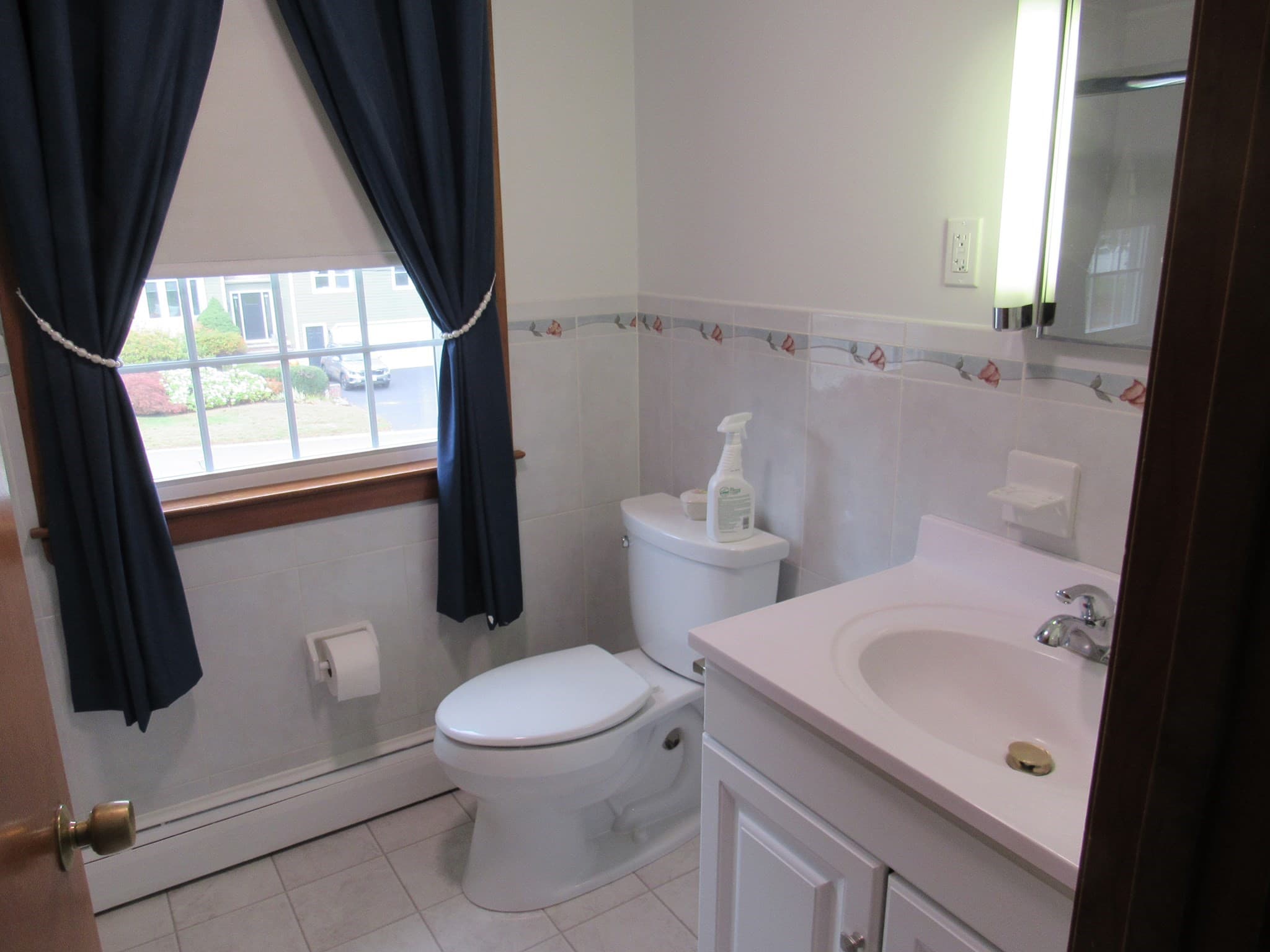 Single Family Residence at 14 Pinegrove Rd, Hingham MA 02043, photo 18 of 20