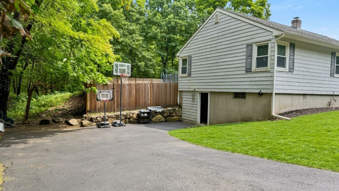 Single Family Residence at 155 Forest Ave, Hudson MA 01749, Hudson, photo 2 of 13