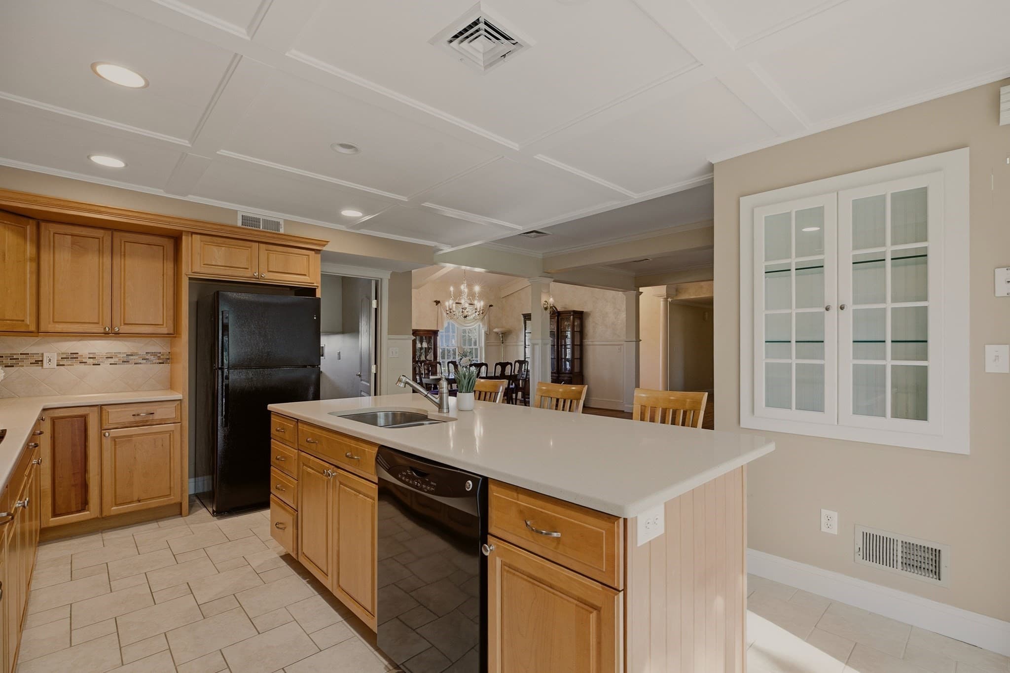 Single Family Residence at 331 Albany St, Fall River MA 02720, Fall River, photo 9 of 42