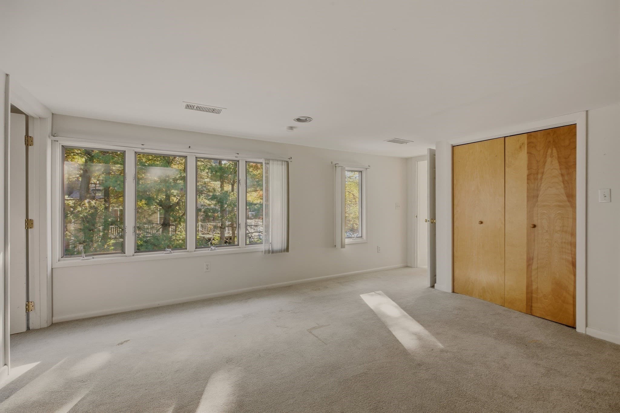 Single Family Residence at 331 Albany St, Fall River MA 02720, Fall River, photo 30 of 42