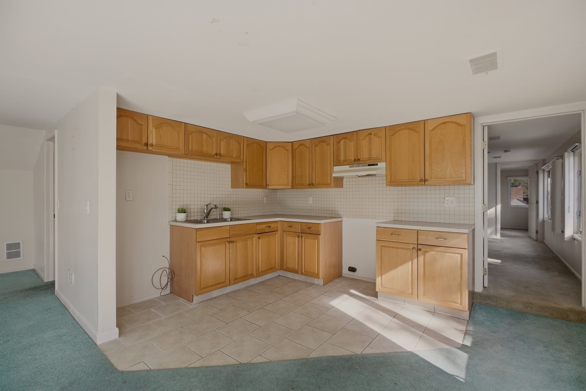 Single Family Residence at 331 Albany St, Fall River MA 02720, Fall River, photo 29 of 42